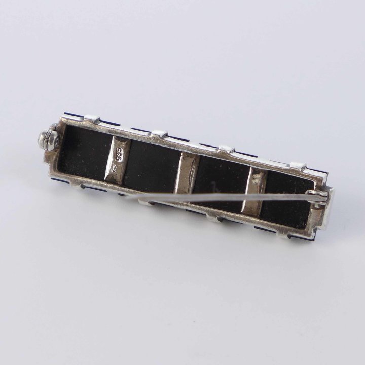 Art Deco brooch with onyx and marcasite