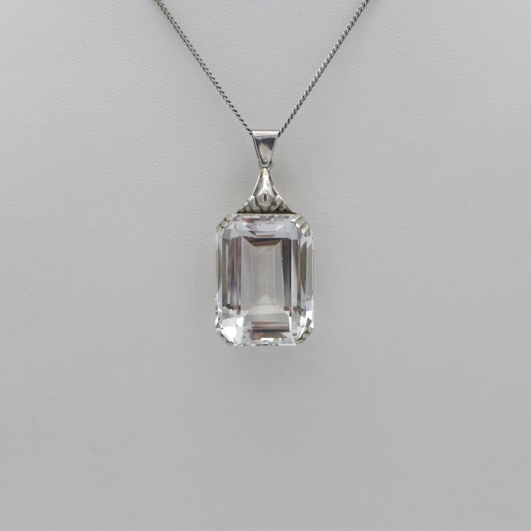 Rock crystal in art deco pendant