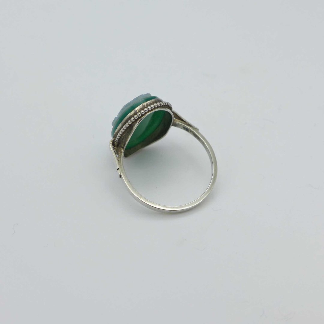 Ring mit grüner Achat-Kamee
