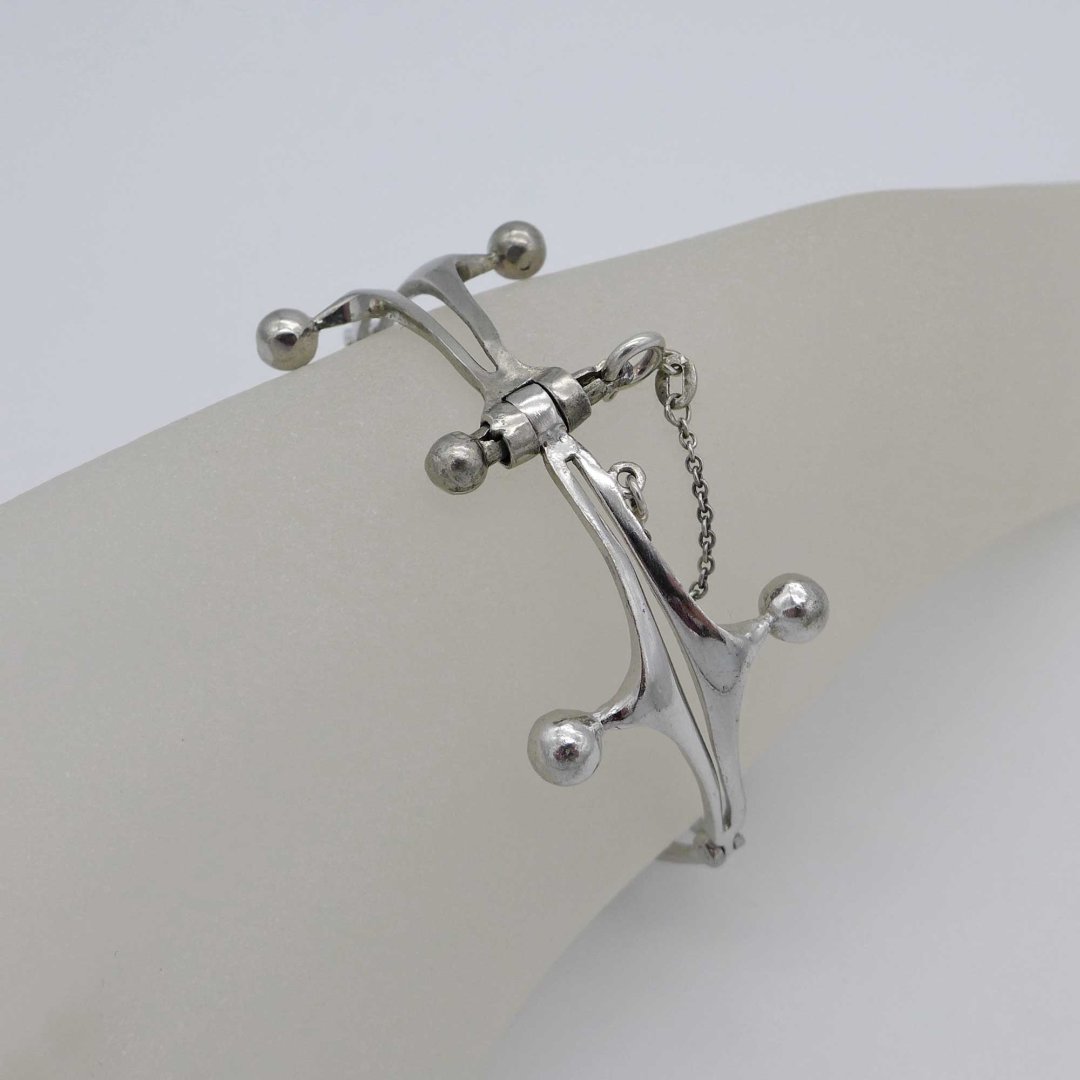 Relo Studio - Modernist silver bracelet