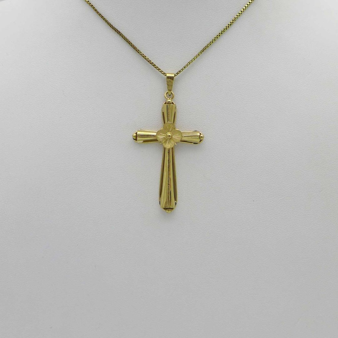 18 carat gold cross with flower