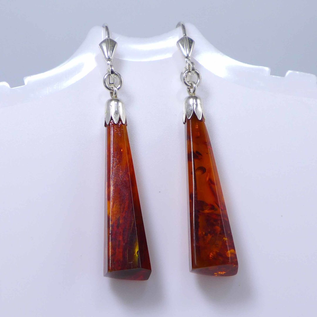 Earrings with amber pyramids