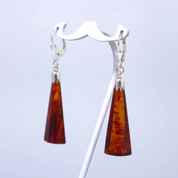Earrings with amber pyramids