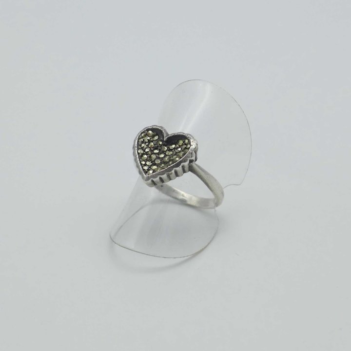 Ring with marcasite heart