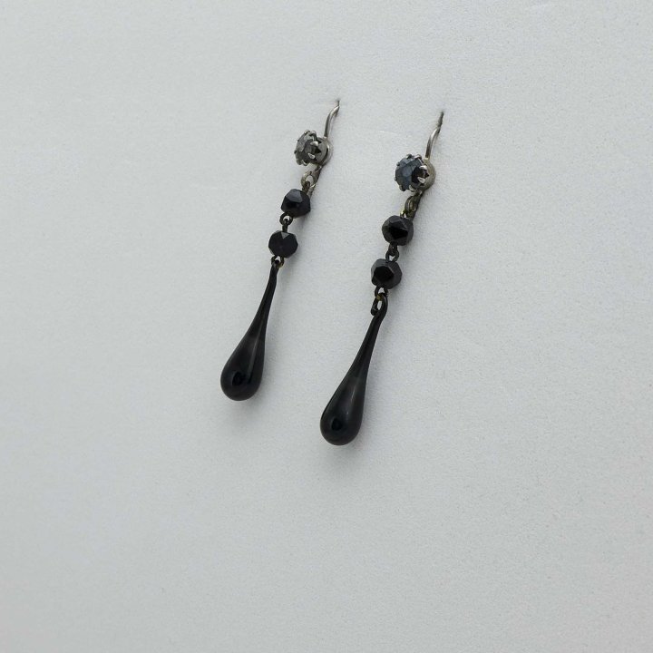 Black drop earrings from French Jet