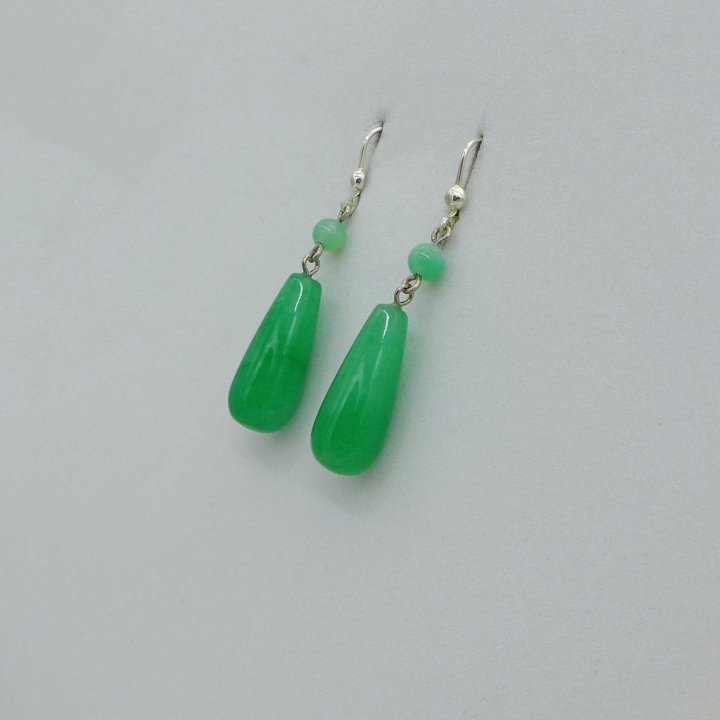 Earrings with large jade drops