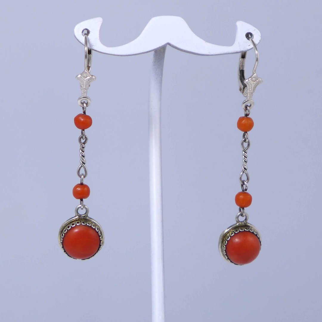 Long coral earrings from the 1920s