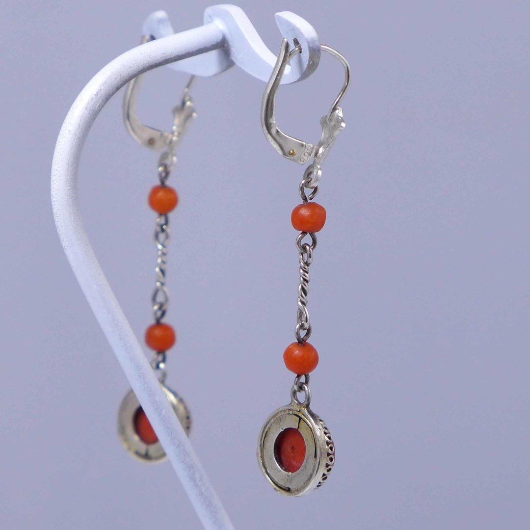 Long coral earrings from the 1920s