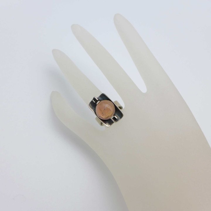 Silver ring with rose quartz from the 1970s