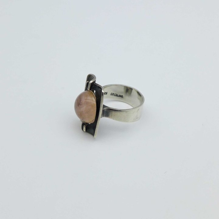 Silver ring with rose quartz from the 1970s