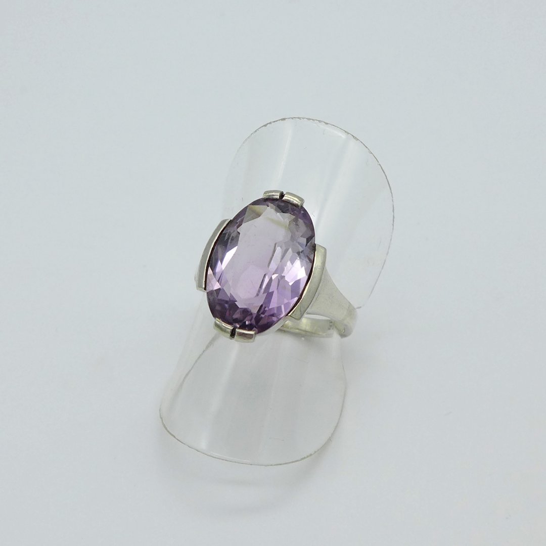 Silver ring with oval lavender amethyst