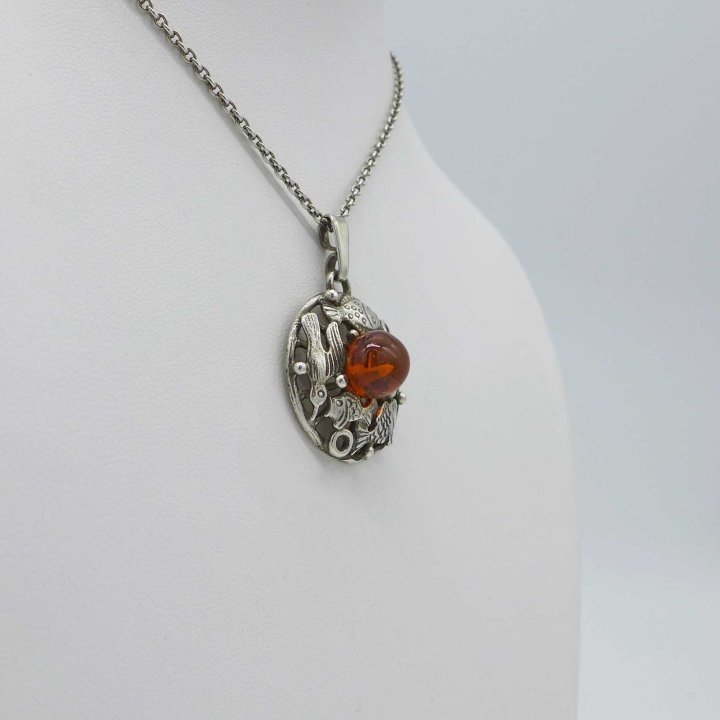 Fischland - Pendant with amber and sea animals