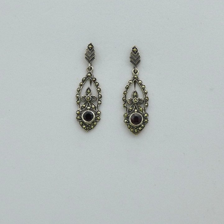 Marcasite earrings with garnet
