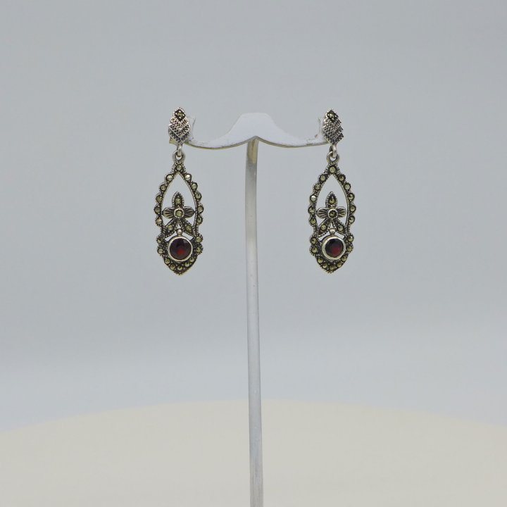 Marcasite earrings with garnet
