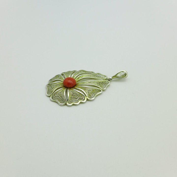 Filigree pendant with coral