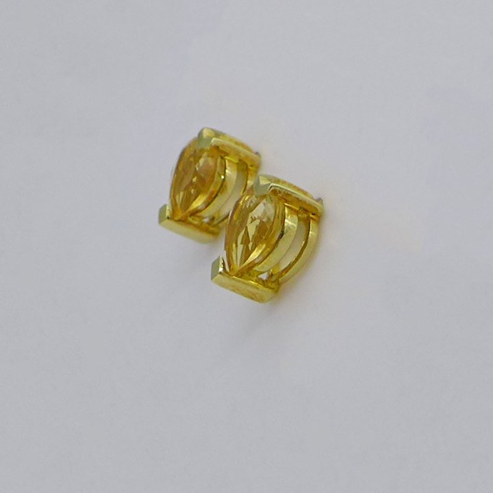 Golden studs with citrine