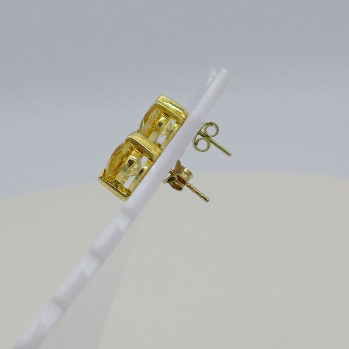 Golden studs with citrine