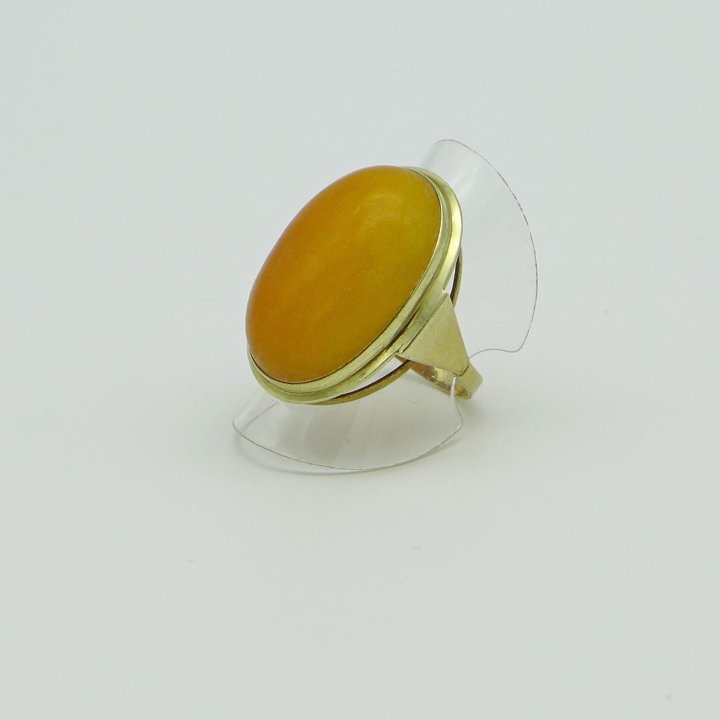 Gold Ring with Large Butterscotch Amber