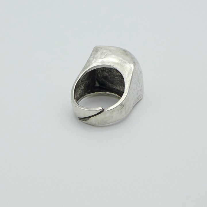 Charisma Design - Hammered silver ringall