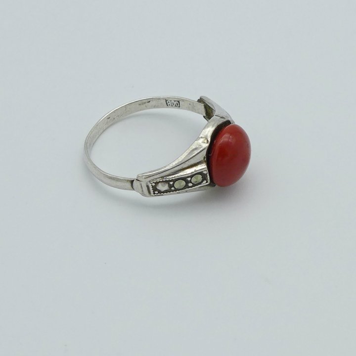 Art Deco ring with marcasites and bakelite