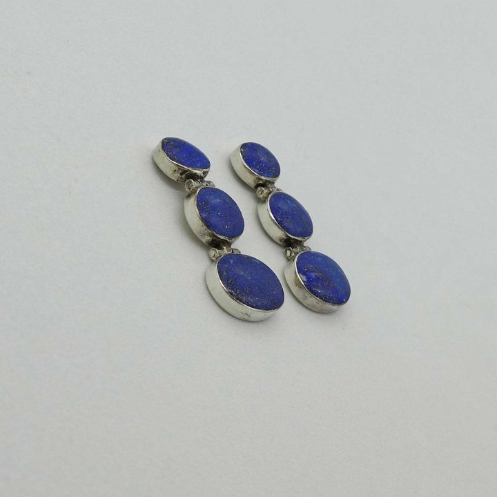 Large ear studs with lapis lazuli