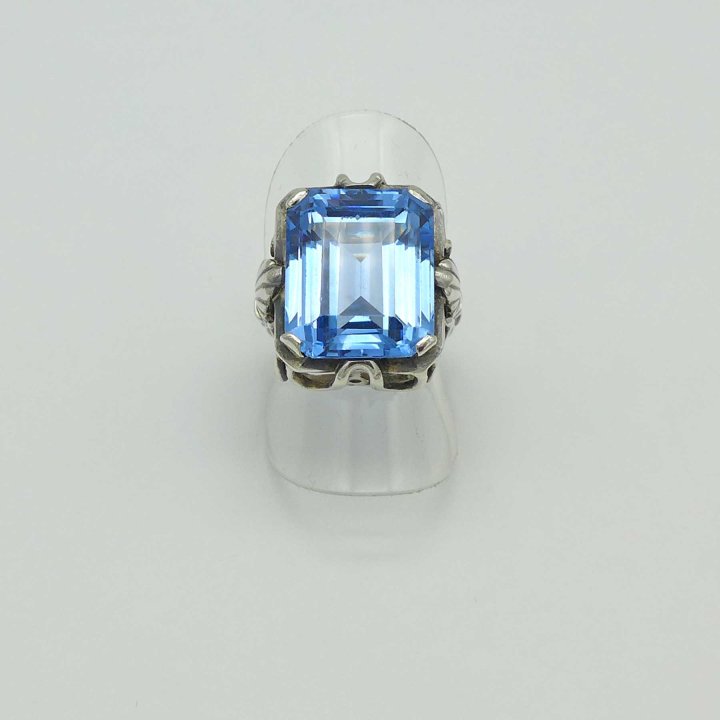 Art Déco Ring mit türkis-blauem Stein