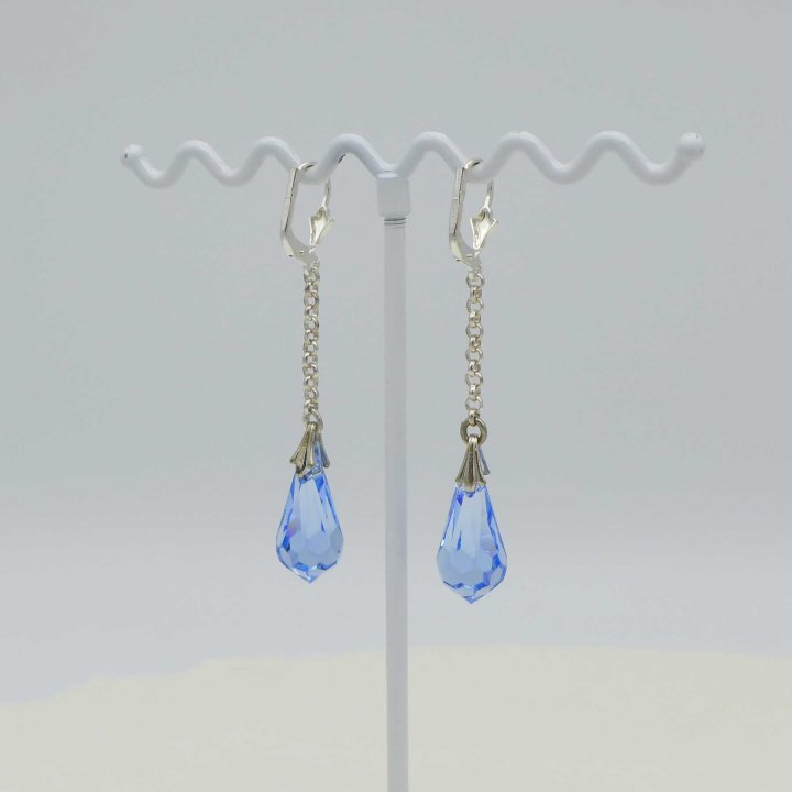 Earrings with turquoise-blue drops