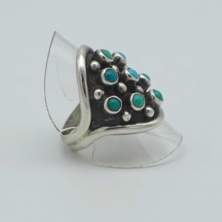 Handcrafted silver ring with turquoise