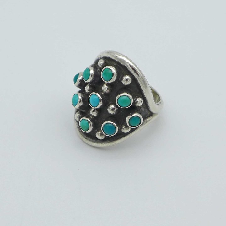 Handcrafted silver ring with turquoise