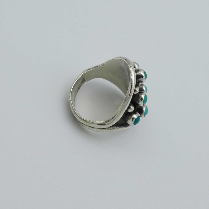 Handcrafted silver ring with turquoise