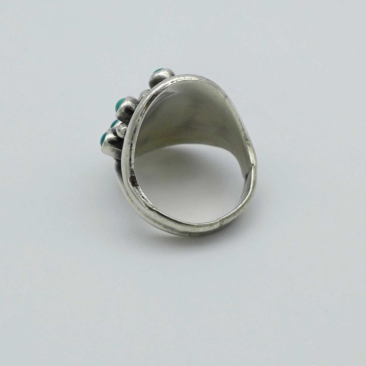 Handcrafted silver ring with turquoise